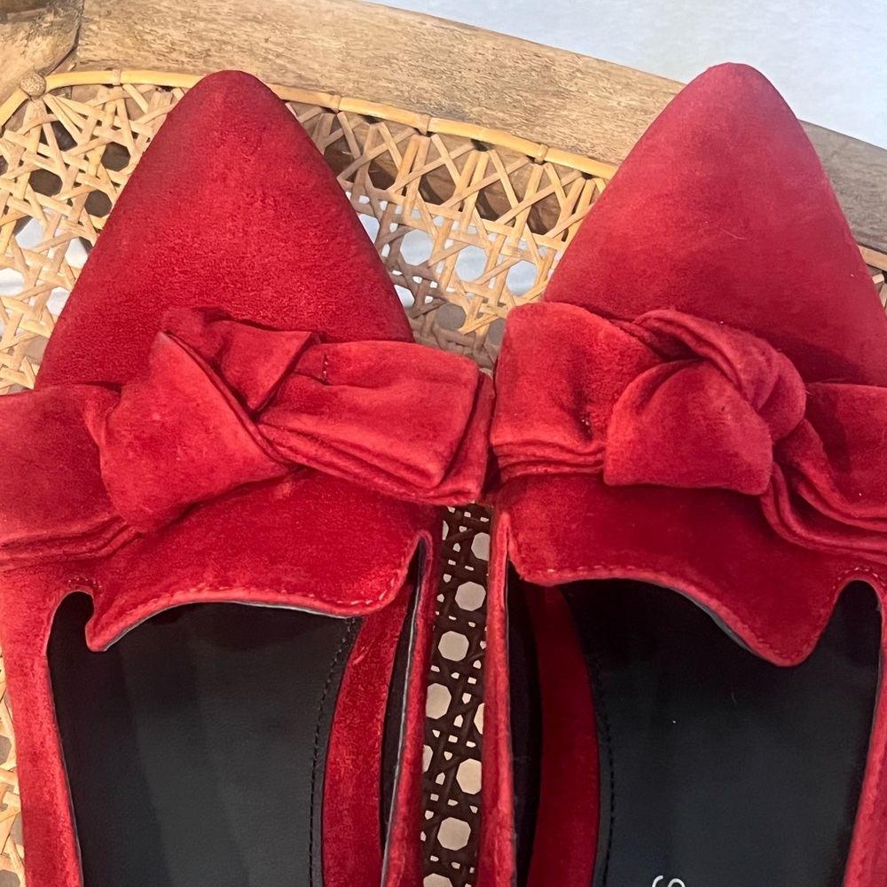 Ateliers Thea Red Suede Loafers with Knotted Bow Detail - Picture 5 of 9